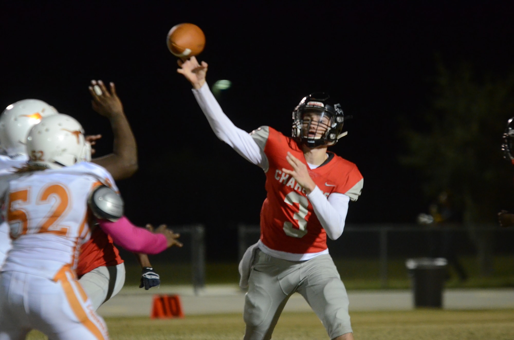 Football Strawberry Crest 9 Lennard 6