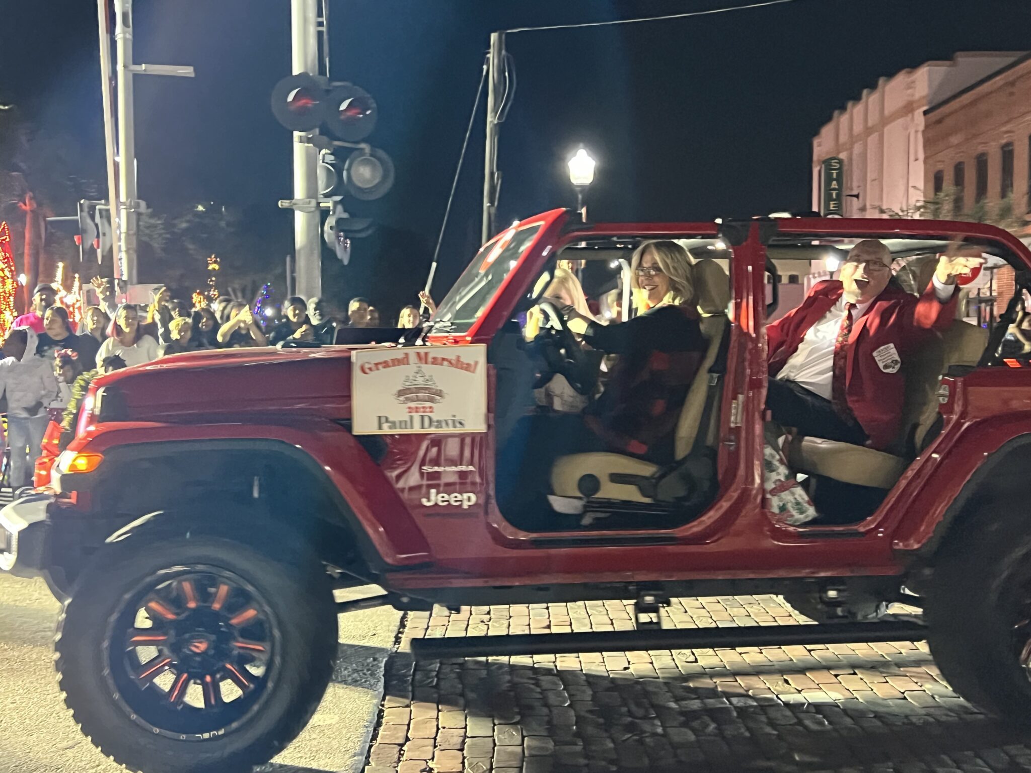 Thousands Flock to Downtown For Christmas Parade Plant City Observer