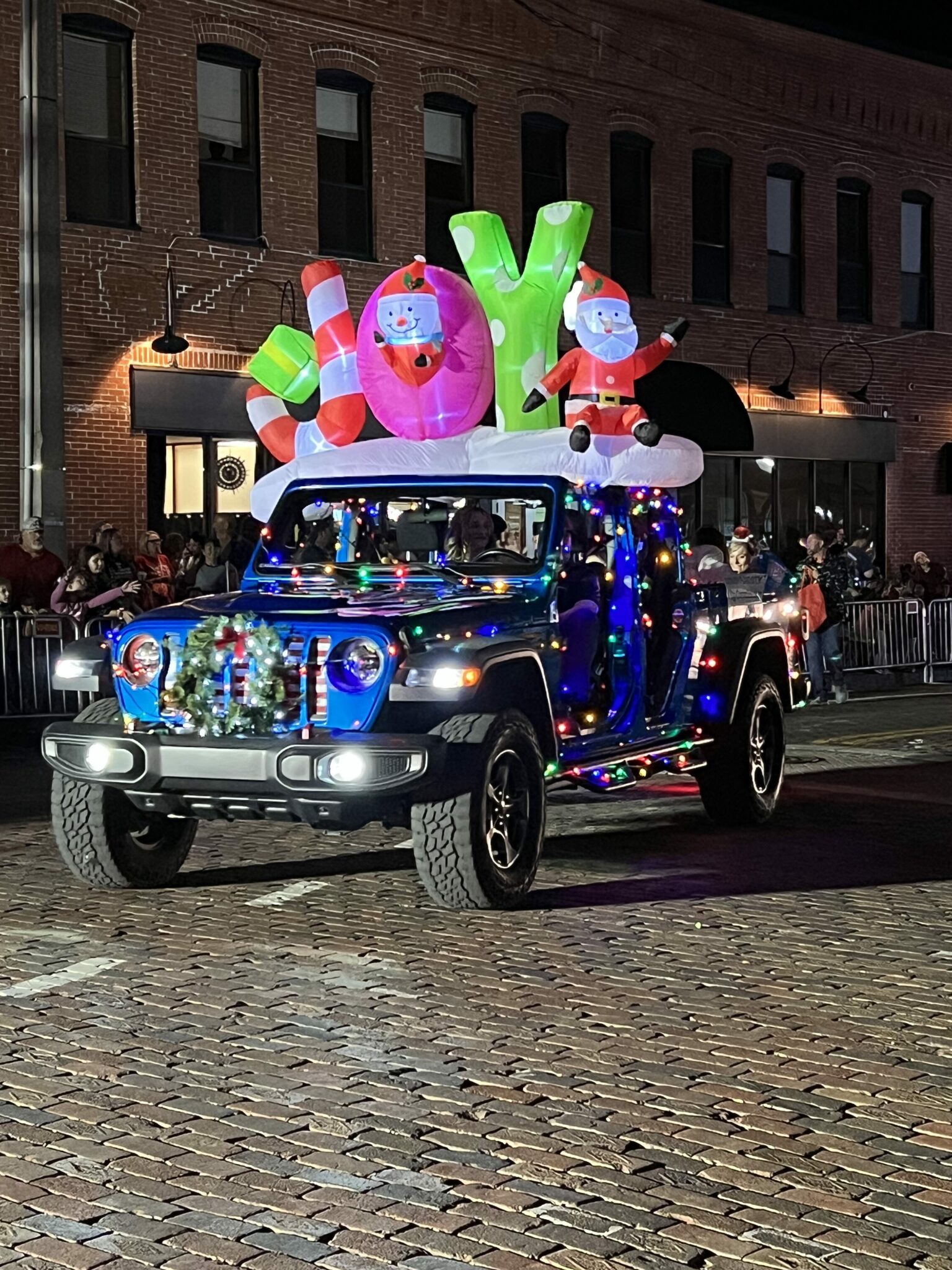 Thousands Flock to Downtown For Christmas Parade Plant City Observer